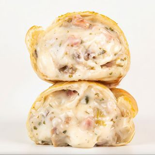 Empanada de champiñon con bacon y queso