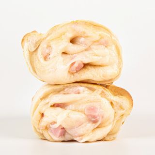 Empanada de jamón y queso