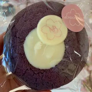 Cookie de ube y chocolate blanco
