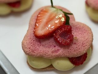 Dacquoise de pistacho y frambuesas