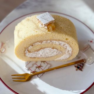 Roll cake de avellana y turron