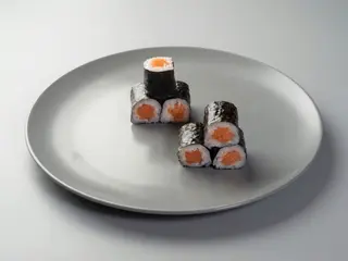 HOSOMAKI SALMON (6 PZS.)