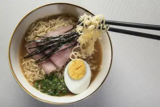 RAMEN CON CARNE
