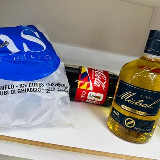 Pisco Mistral 1L +Coca-Cola 2L +Hielo 2kg