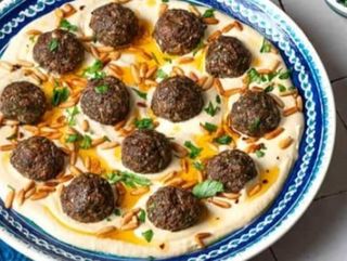 Albondigas de Kafta con Hummus