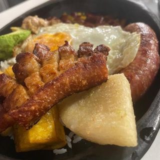 Bandeja paisa doble para compartir