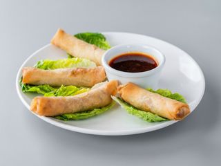 Rollitos Vietnamitas de Cazón en Adobo (und.)