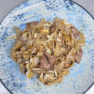 104 Fideo Especial De Arroz Salteado Con Ternera