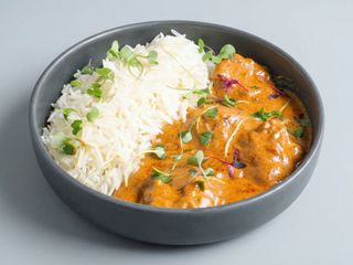 Butter Chicken tradicional con arroz basmati
