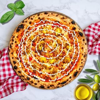 Pizza De Pollo Al Ajo  (32 Cm.)