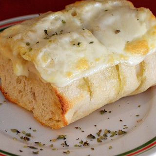 Pan de Ajo y queso