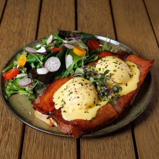 Huevos Benedictinos con Salmón