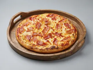 Pizza con bacon