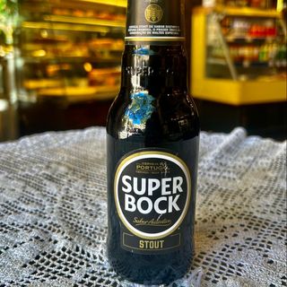 Cerveza Super Bock Stout negra 20cl