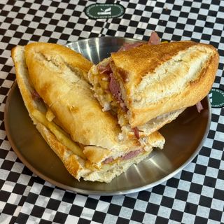 Bocadillo de Carrillada