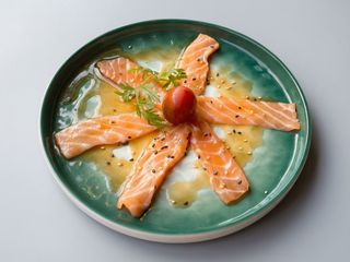 182. Carpaccio De Salmón (6 Uds.)