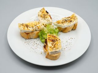 TOAST  de QUESO  de CABRA