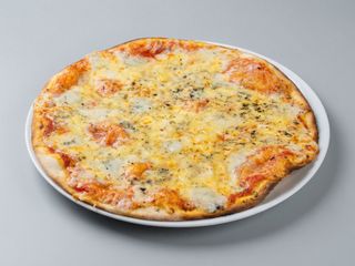 Pizza CUATRO QUESOS (30 Cm.)