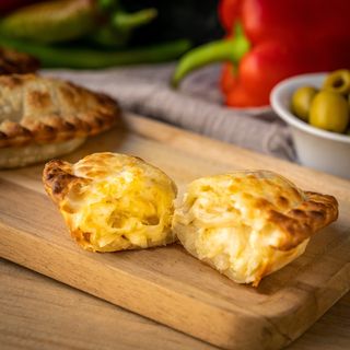 Empanada Clásica De Cebolla Y Queso ( CQ )