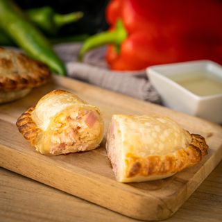 Empanada Clásica De Jamón Y Queso ( JQ )