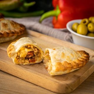 Empanada Gourmet De Chorizo Y Provolone ( CP )