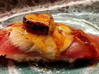 37. Nigiri Flambeado (1 Pza.)