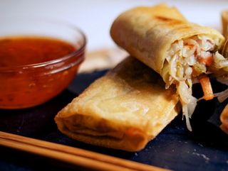 13. ROLLITOS DE VIETNAN