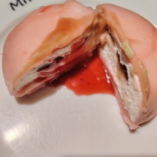 442 MOCHI CHEESKCAKE FRUTO ROJO BSQ
