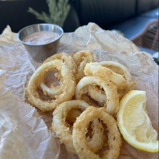 Calamares con salsa mayonesa-soja  