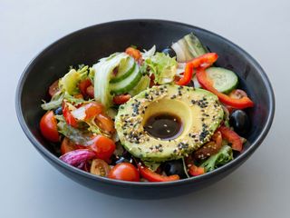Ensalada mixta con aguacate  