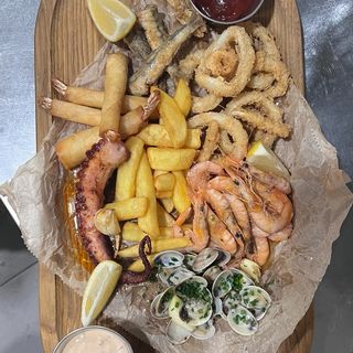 Variedad de mariscos (para 2 personas) 