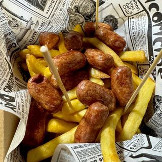Torreznos con patatas fritas