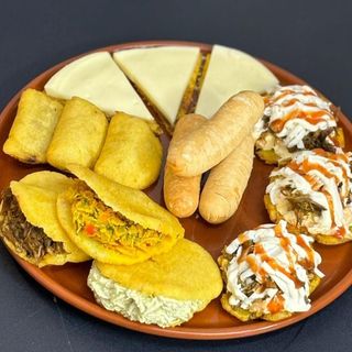Bandeja Mixta Venezolana