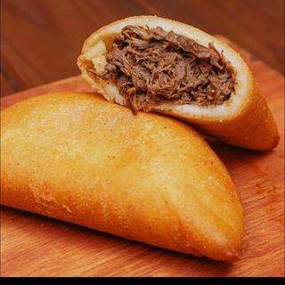 Empanada de Carne Mechada