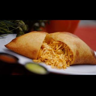 Empanada Pollo Mechado