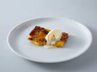 Torrija con helado de dulce de leche