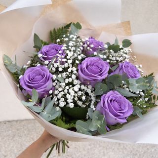 RAMO DE 6 ROSAS MORADAS