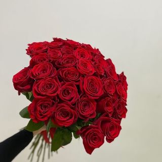 RAMO DE 24 ROSAS ROJAS