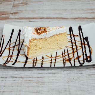 Tarta cuatro leches