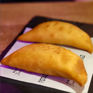 Empanada Mechada Sensacional