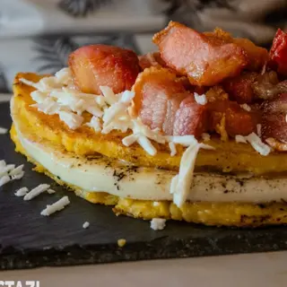 Cachapa de chicharrón