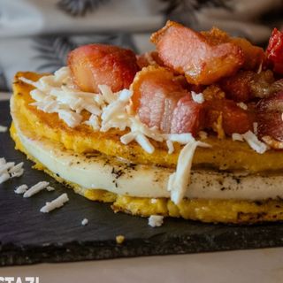 Cachapa de chicharrón