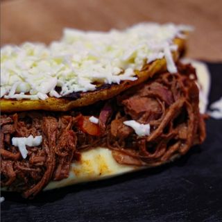 CACHAPA DE CARNE MECHADA