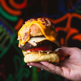 HAMBURGUESA BACON CHEDDAR