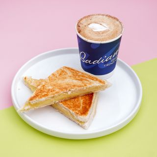 Bikini + Cafè amb llet