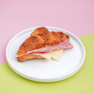 Croissant pernil dolç i formatge