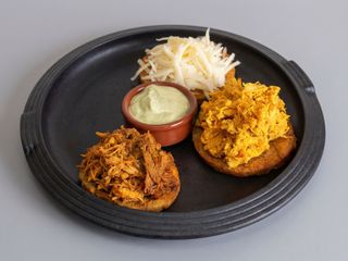 Tostones De Pollo Mechado
