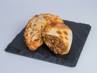 Empanada de Carne A Cuchillo