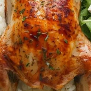 Pollo a l'ast con Patatas y 6 Alitas de Pollo de Regalo