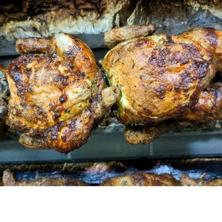 2 Pollos a l'ast Enteros con Patatas